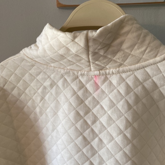 NWOT quilted turtle neck sweatshirt. - Picture 7 of 7